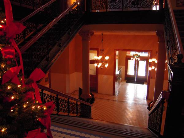 Old Orange County Courthouse (12/28/2009 - Credits: "DSC1211" by Traci Hall (CC BY-SA 2.0)[https://creativecommons.org/licenses/by-sa/2.0/legalcode]https://www.flickr.com/photos/twobears2/)