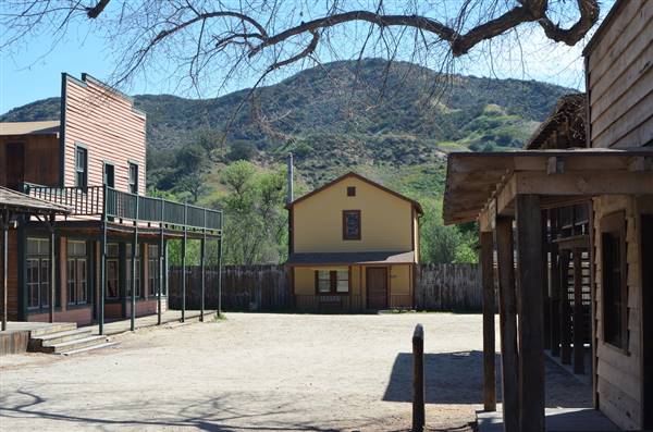 Paramount Ranch - National Park Service (NPS) (2/27/2015 - Credits: "Paramount Ranch" by Flickr User: Bri R (CC BY-NC-ND 2.0)[https://creativecommons.org/licenses/by-nc-nd/2.0/legalcode]https://www.flickr.com/photos/itsnotyouitsbri/)