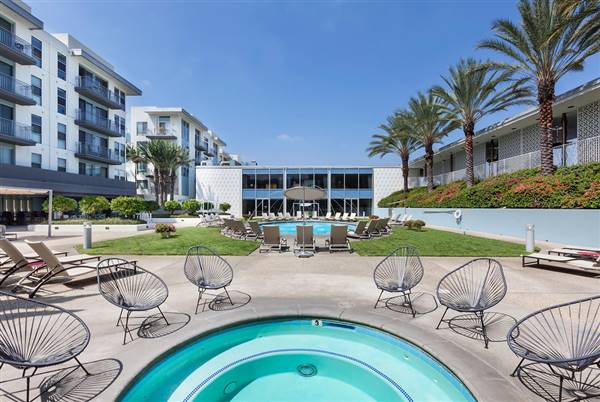 Stuart Apartments at Sierra Madre Villa (8/30/2016 - Credits: http://www.essexapartmenthomes.com/california/los-angeles-area-apartments/pasadena-apartments/the-stuart-sierra-madre-villa)