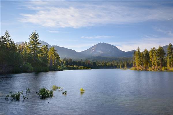 Manzanita Lake (9/19/2016 - Credits: "Manzanita Lake" by Daniel Parks (CC BY-NC 2.0)[https://creativecommons.org/licenses/by-nc/2.0/legalcode]https://www.flickr.com/photos/parksdh/)
