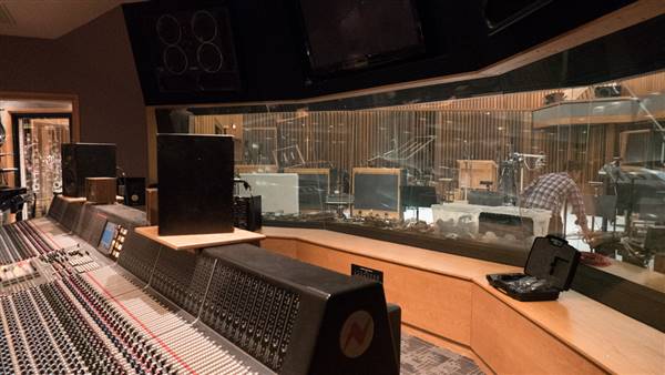 Capitol Records Building & Recording Studio - Studio A (10/18/2016 - Credits: Photo courtesy of Kris Bunting)