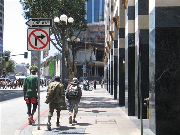 7th Street Between Figueroa & Flower (10/18/2016 - Credits: Photo courtesy of Kris Bunting)