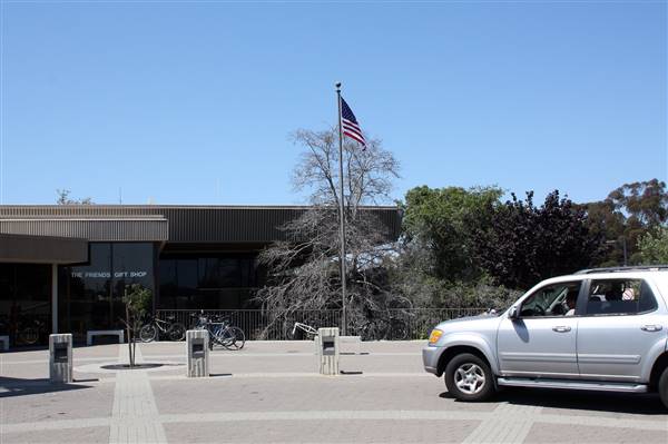 Huntington Beach Central Library (11/3/2016 - Credits: Photo courtesy of Kris Bunting)