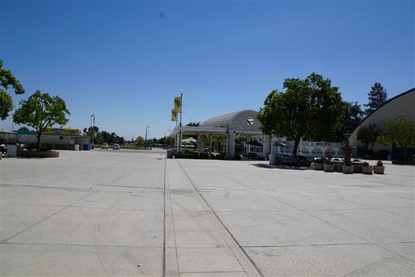 Kern County Fair - 15th DAA (11/8/2016 - Credits: Main Plaza - Photo courtesy of Kern County Fair)