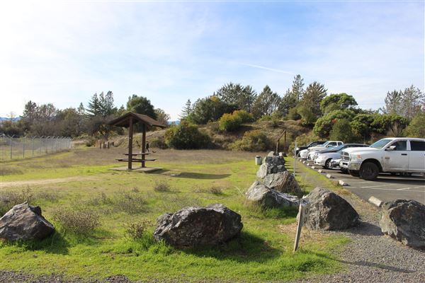 Coyote Valley Dam / Lake Mendocino - Coyote Valley Dam - parking lot (11/30/2017 - Credits: Kellen Lim)