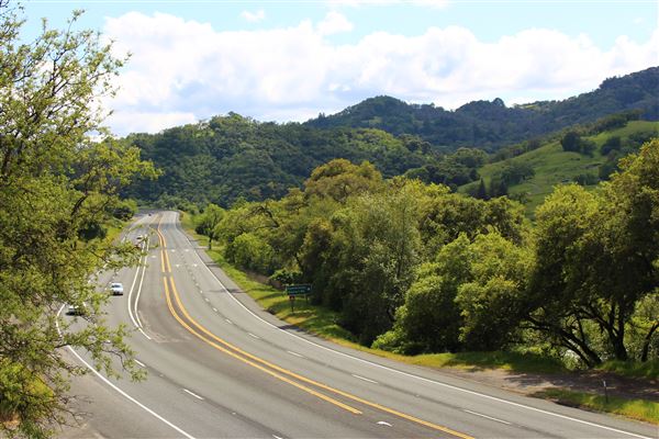 Redwood Highway - Highway 101 - Cloverdale to Ukiah - Highway 101 - looking southward; 7.8 miles south of Hopland (4/18/2017 - Credits: Kellen Lim)