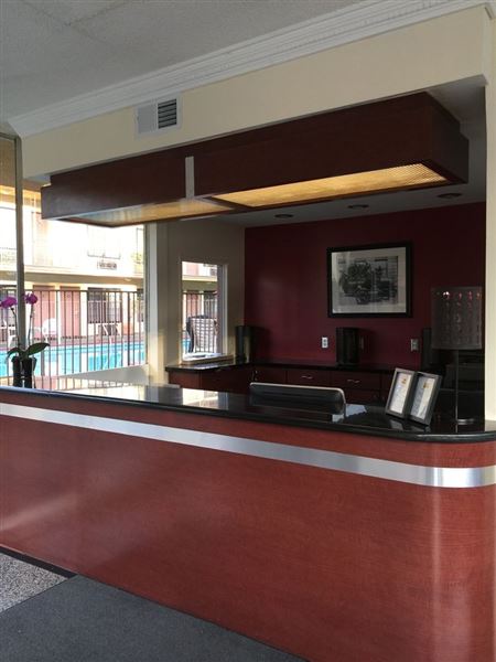 Studio City Court Yard Hotel (1/10/2018)