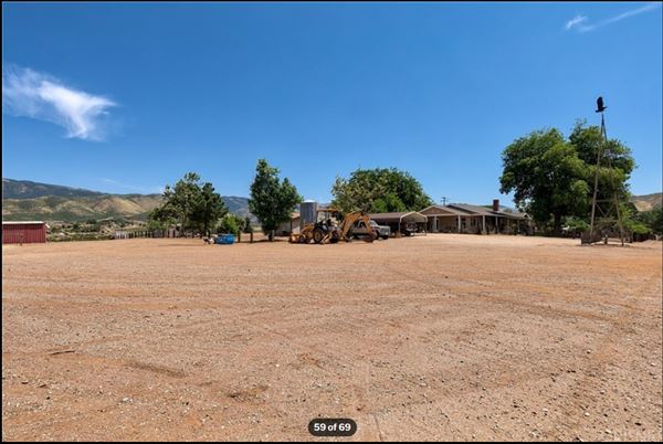 Rozich Road Ranch - 33855 Rozich Rd - Agua Dulce (6/18/2020 - Credits: https://www.redfin.com/CA/Santa-Clarita/33855-Rozich-Rd-91390/home/6365201)