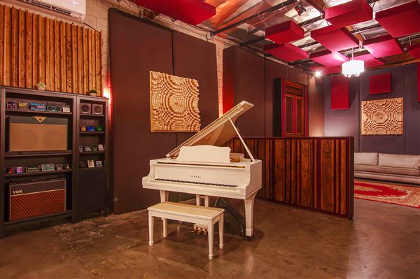 Mad Muse Studios (11/3/2020 - Credits: Mad Mjse)