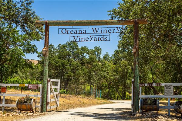 Oreana Winery & Vineyard - Fisco (9/1/2020 - Credits: Photos, Videos and 360° Virtual Tour by Kevin Dole - Home3D.us)