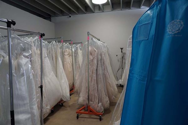 Torrance Bridal Salon & Barber Shop w/parking lot (1/31/2021 - Credits: Glen Golightly)