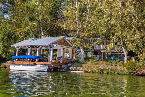 Rustic Lakefront House & Dock in Mountain Area (9/28/2017)