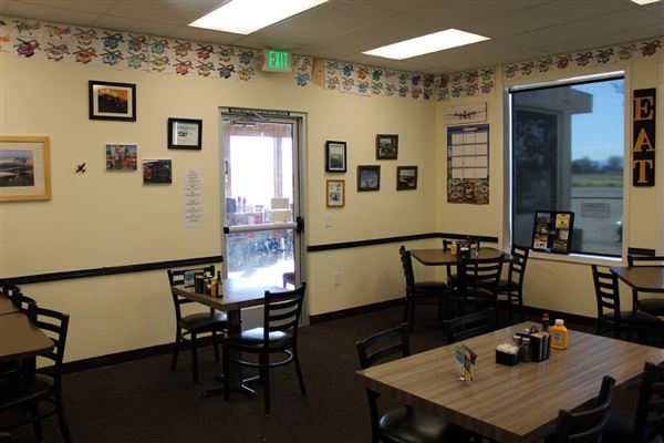 Breezy's Wings and Wheels Cafe (3/1/2022 - Credits: Film Tehama)