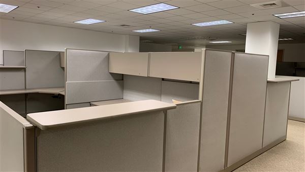 Junipero Serra State Building - Department of General Services (DGS) - Vacant 8th Fl. Cubicles, Office and walkways. (8/3/2022 - Credits: Brandy Davis)