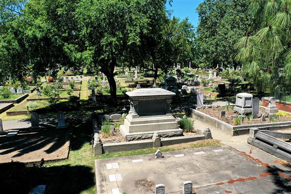 Sacramento Historic City Cemetary (4/28/2020)