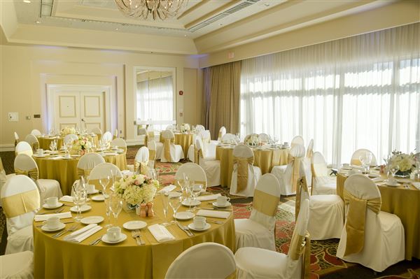 Airtel Plaza Hotel and Conference Center - Gulfstream (11/16/2011 - Credits: Jennifer Pochedly)