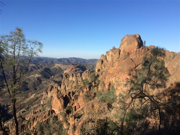Pinnacles National Park - NPS - Blue Skies over the High Peaks (12/26/2016 - Credits: NPS/Beth Hudick)