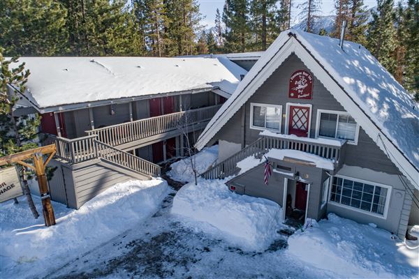 Cinnamon Bear Inn - Mammoth Lakes (12/21/2021 - Credits: Cinnamon Bear Inn)