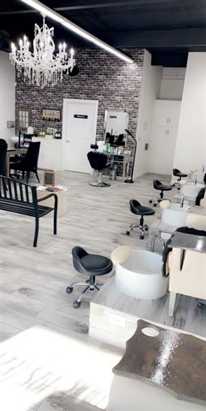 Vivid Nails & Beauty Bar (12/1/2023 - Credits: Photo Courtesy of Vivid Nails & Beauty Bar)