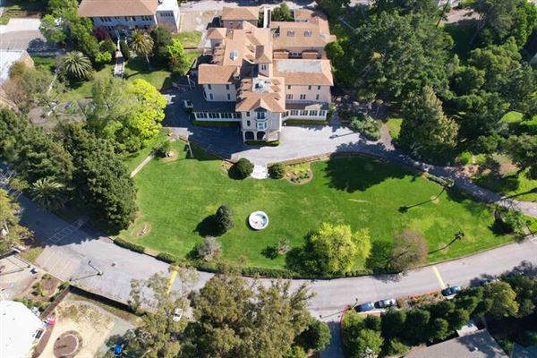 Notre Dame de Namur University - Ralston Hall Lawn (5/20/2024 - Credits: Notre Dame de Namur University)