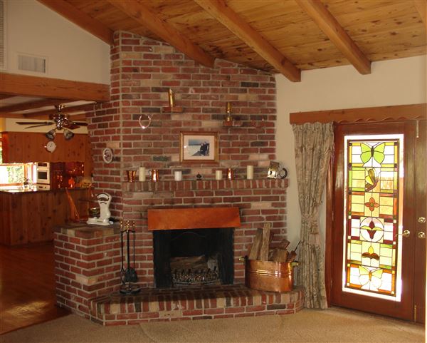 Ranch House Cedar Natural Wood 1960 Diamond Windows (6/10/2024 - Credits: Harry farrar)