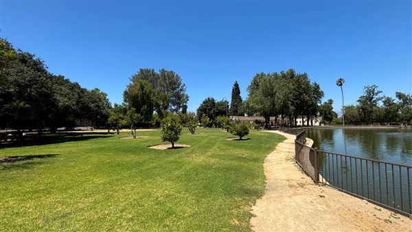 Los Encinos State Historic Park (SHP) adjacent to currently closed Lakeside Restaurant & Lounge (7/12/2024 - Credits: Brandy Davis)