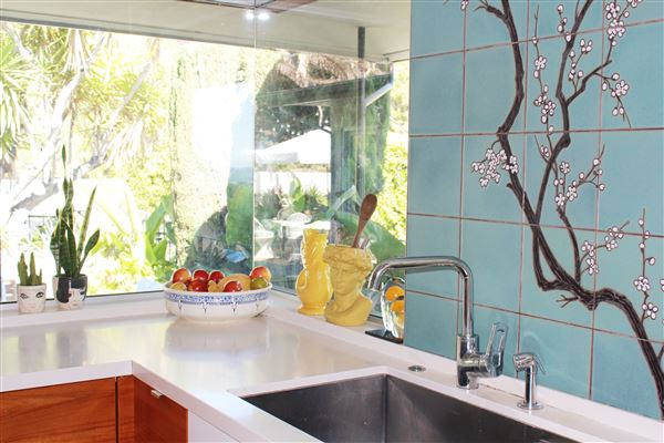 Modern Mid-Century House with stunning DTLA Views (7/27/2024 - Credits: Lisa Marahiel)