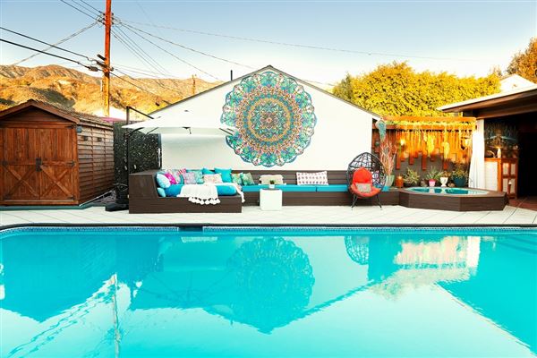 Private Boho Glam Mantra House with Pool, Views & Multiple Backdrops in Burbank Hills (4/1/2024 - Credits: IG @bfreeperiod    Brian K Freeman Jr.)