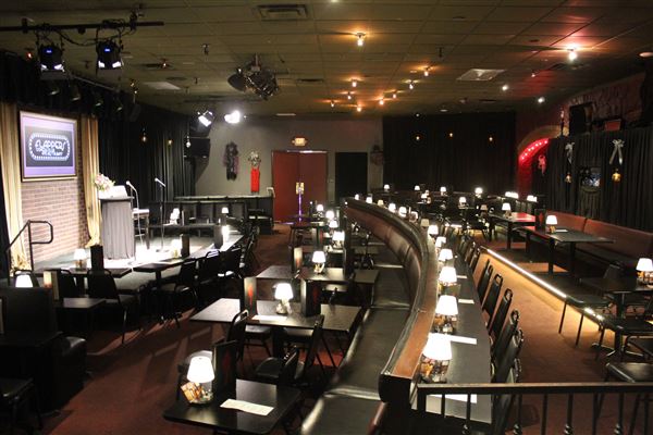 Flappers Comedy Club and Restaurant (Burbank) (10/28/2024 - Credits: Flappers Comedy Club)