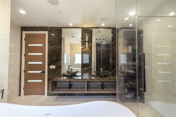 Luxury Mansion in South Pasadena (1/7/2025 6:27:37 PM - Credits: submitted by:)