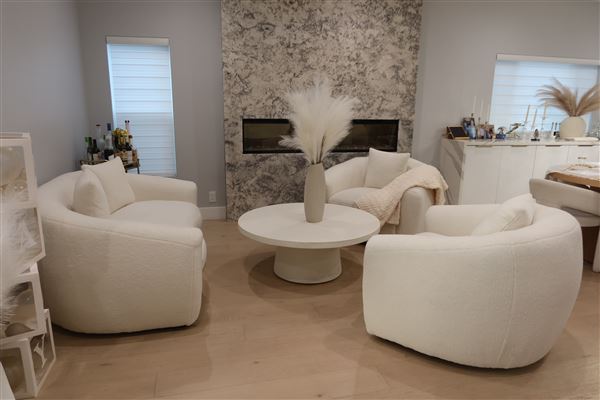 Modern Valley Home with Pool and Spacious Backyard (2/15/2025 - Credits: submitted by: Nicole  Bouzaglo)