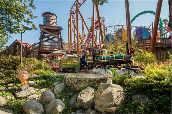 Knott's Berry Farm & Knott's California Marketplace - Grand Sierra Railroad (5/15/2025 - Credits: Six Flags Entertainment Corporation)