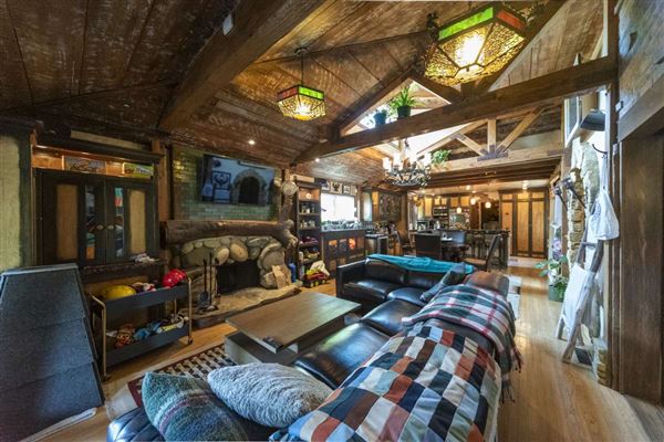 Woodland Hills Rustic Cabin (5/20/2025 - Credits: submitted by: Dominic Ottersbach)