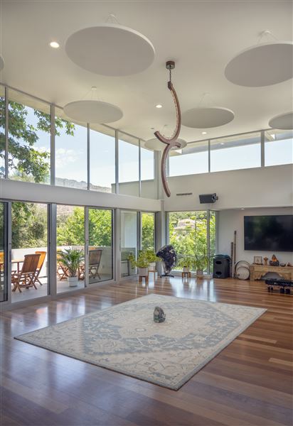 Mulholland Hwy House (4/1/2025 - Credits: Holistictherapeutic.com)