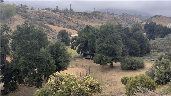 Agua Dulce Horse Ranch (8/13/2025 - Credits: Lisa Fara All rights reserved, property owner photographs)
