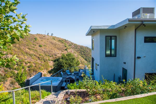 The Malibu Modern Oasis (9/12/2024 - Credits: Miranda Penn Turin)