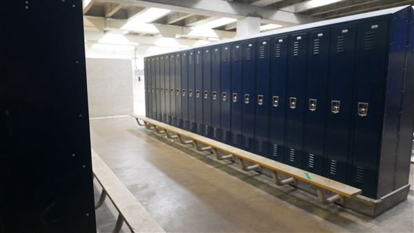 College of the Canyons - Locker Rooms (3/28/2015 - Credits: Leo Fialho)