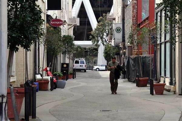 Hotaling St. (10/24/2025 - Credits: San Francisco City & County Film Commission)