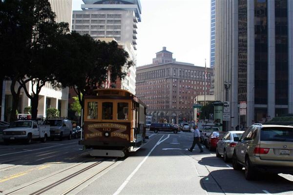 Financial District, San Francisco - California St. (10/29/2025 - Credits: San Francisco City & County Film Commission)