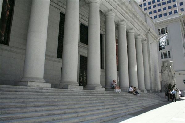 Financial District, San Francisco - Pine St. at Sansome (10/29/2025 - Credits: San Francisco City & County Film Commission)