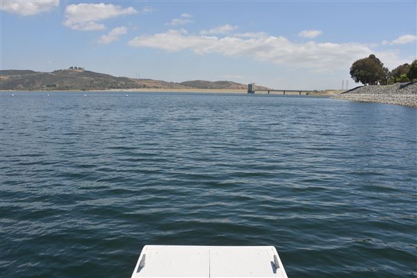 Castaic Lake State Recreation Area (SRA) - lake administered by Los Angeles County - West Ramp Lifeguard HQ Dock (5/14/2018 - Credits: Leo Fialho)