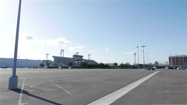 Veterans Memorial Stadium - Long Beach City College - Stadium Parking Lot (5/23/2016 - Credits: Leo Fialho)