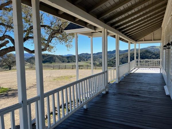 Big Sky Movie Ranch - Farmhouse (11/17/2025 - Credits: Owner)