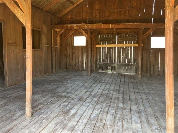 Big Sky Movie Ranch - Barns (11/17/2025 - Credits: Owner)