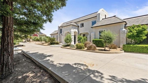 Single family property (12/3/2025 - Credits: submitted by: Artur  Harutyunyan)