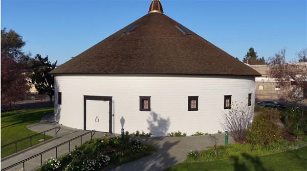 DeTurk Round Barn (2/4/2026 - Credits: submitted by: Meredith Knudsen)