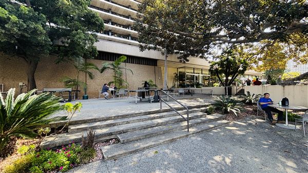 LADWP Headquarters / John Ferraro Building - Outdoor Eating Area (2/25/2026 - Credits: Brandy Davis)