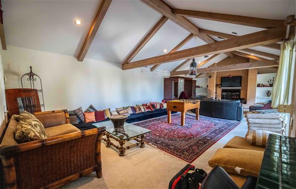 Cinematic LA Estate W/Gardens, Pool & Grand Stairs (4/5/2025 - Credits: Elegant Textiles, Inc.)
