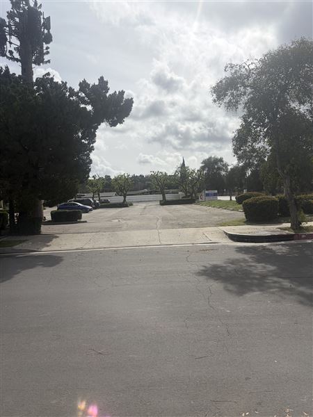 Woodland Hills Basecamp/ Crew Parking (5/8/2026 7:27:32 PM - Credits: submitted by: Shivam Dhupar)