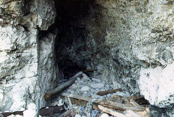 Terranea Resort and Terranea Beach Sea Caves (12/31/2003)